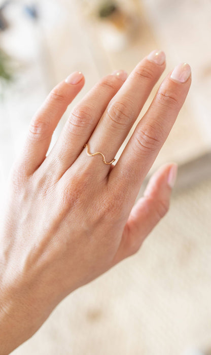 Wiggle Wavy Ring / Gold