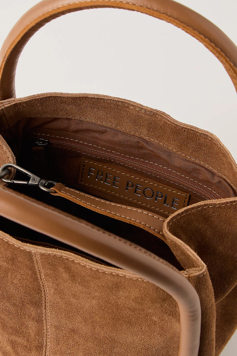Barlow Bucket Bag